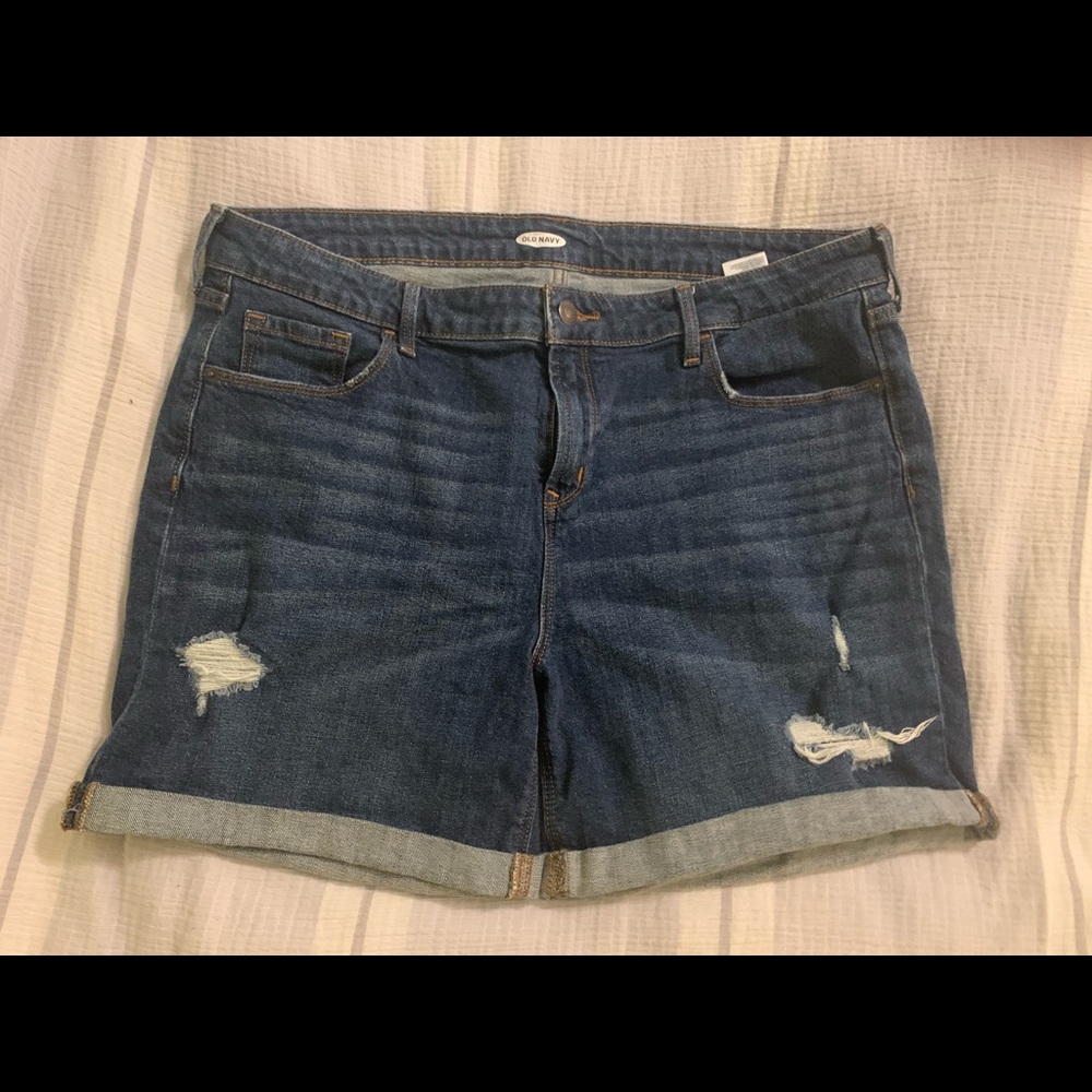 ⭐️ 2/$25 Lightly Distressed Dark Wash Demin Shorts